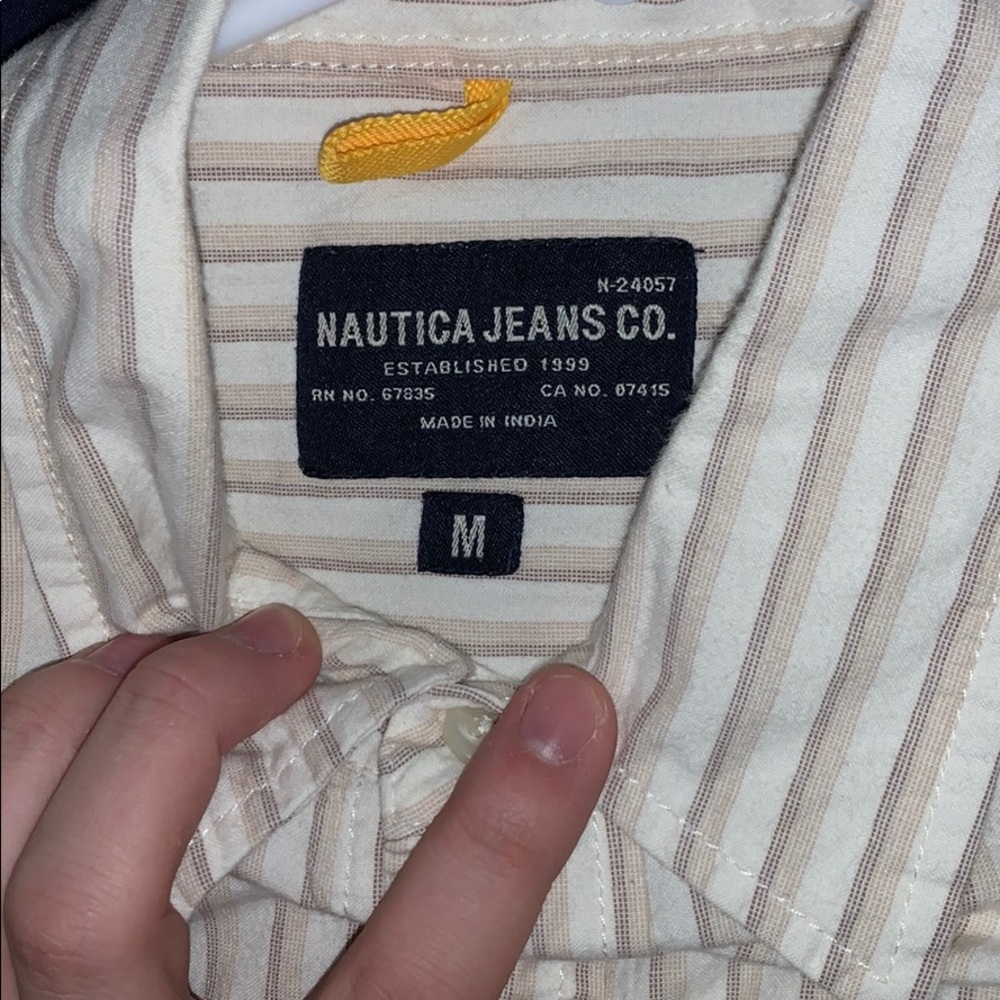 Button down - Picture 2 of 2
